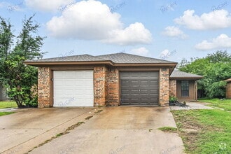 Building Photo - 6708 S Creek Dr