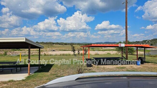 Foto del edificio - 113 Elizabeth Dr