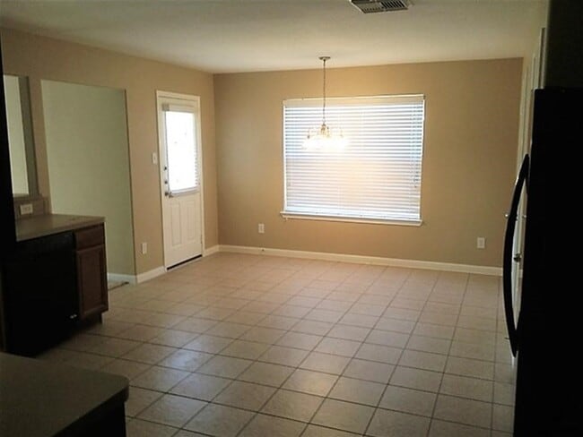 Building Photo - 22927 Lily Creek Dr