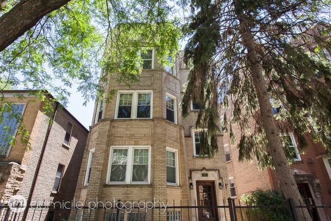 Building Photo - 2141 W Arthur Ave