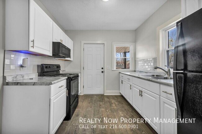 Foto del edificio - 3239 Sycamore Rd