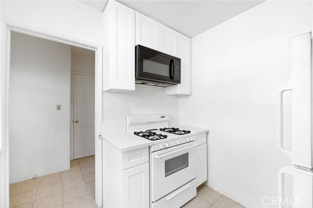 Foto del edificio - 1367 N Mentor Ave