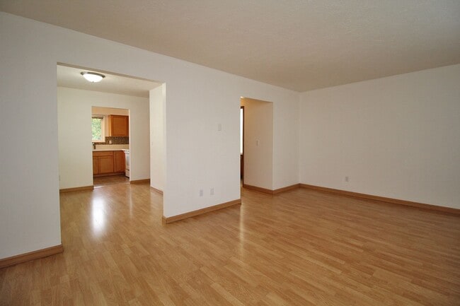 Foto del edificio - 8209-8217 SE 15th Ave