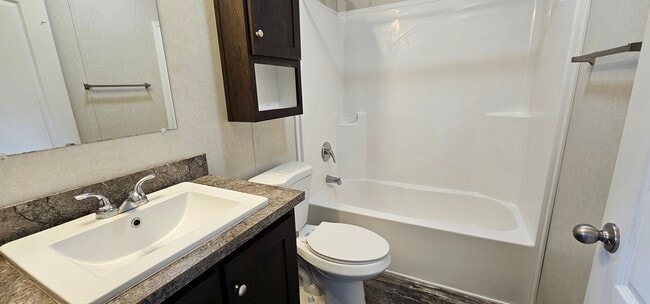 Foto del edificio - 67 Tulip Ln