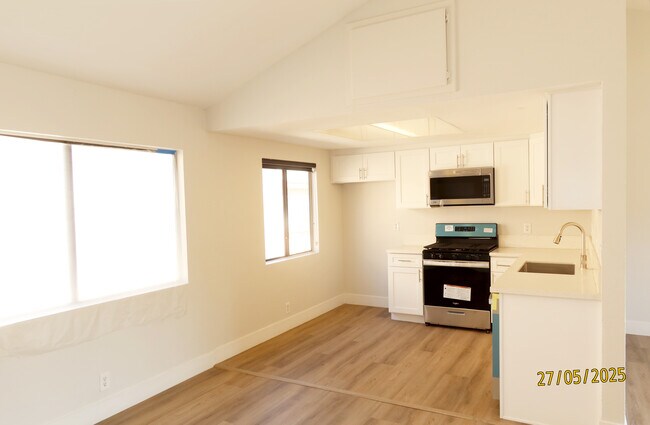 Cocina/Comedor - 1064 S Garfield Ave