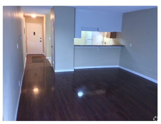 Building Photo - 15344 Weddington St