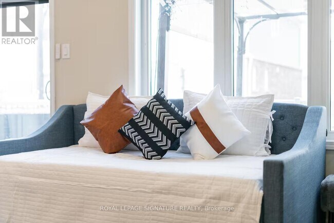 Photo du bâtiment - 11 Eckford Ln