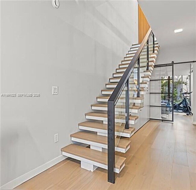 Foto del edificio - 1055 99th St