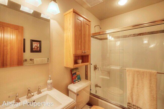 Foto del edificio - 3 br, 2 bath House - 500 4th Ave N