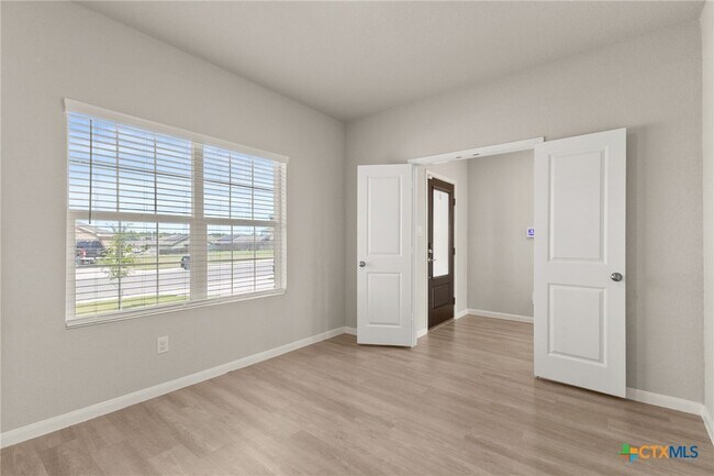 Building Photo - 2473 Moselle Ln