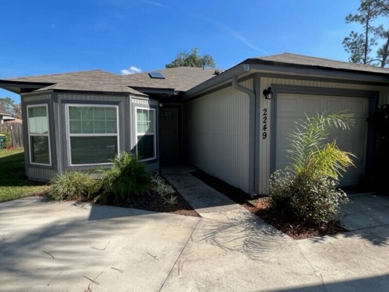 2249 Ironstone Dr W, Jacksonville, FL 32246 House Rental in