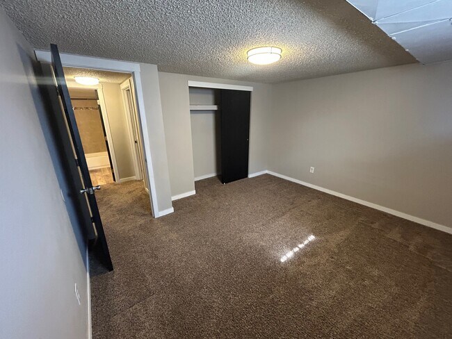 Building Photo - 5305 N Magnolia St