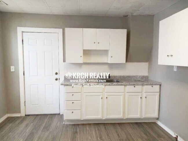 Building Photo - Cozy 3-Bedroom 1-Bath Home in South Toledo