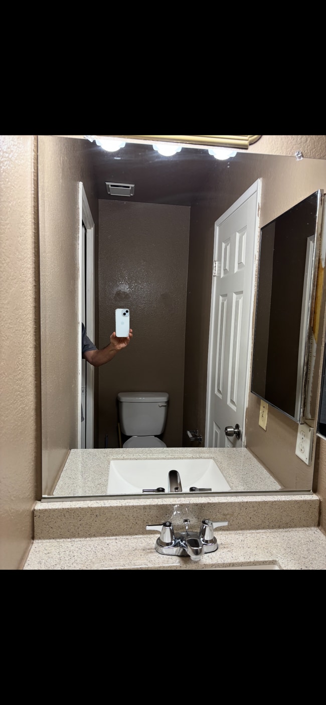 Building Photo - 28631 Calle del Lago