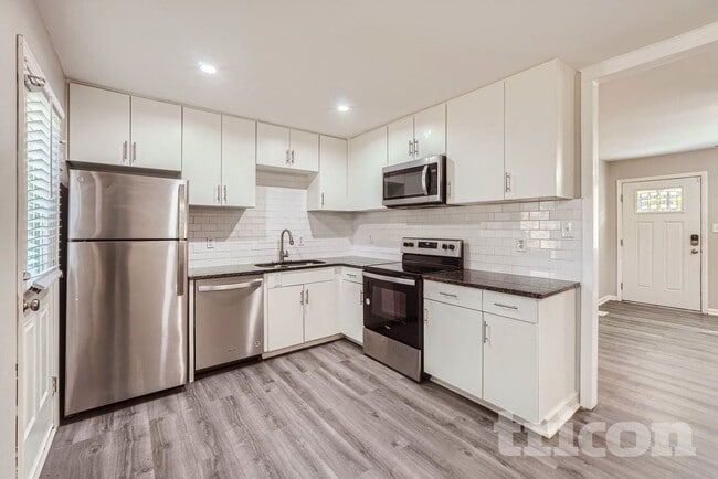 Building Photo - 9209 Edgevale Dr