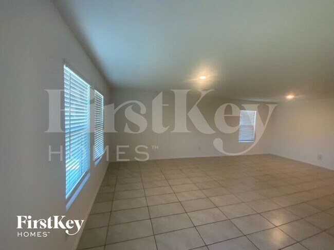 Building Photo - 5430 Bristle Leaf Dr