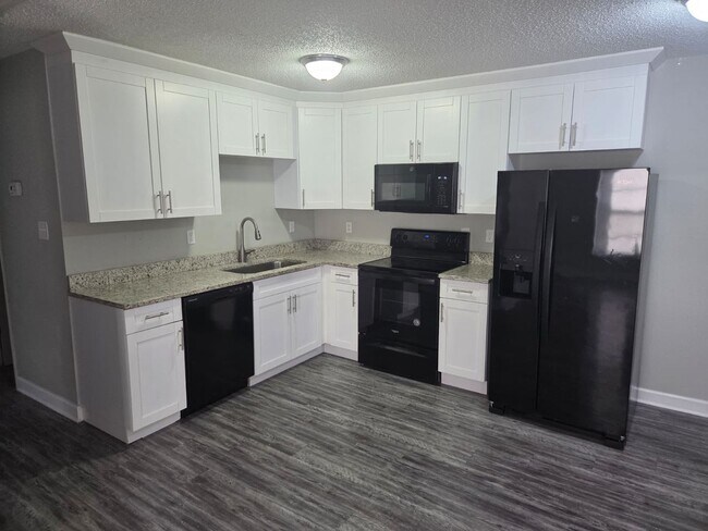 Photo - 2322 W St John St Apartment