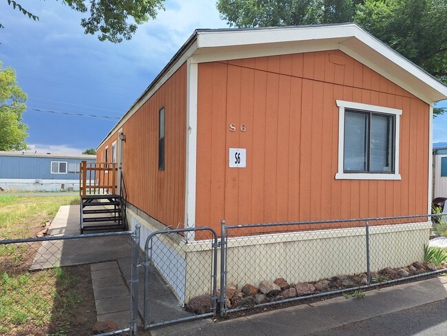 Building Photo - 3410 N El Paso St