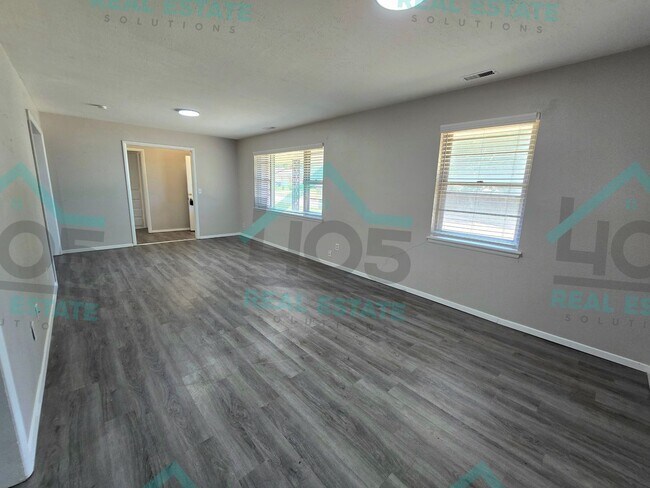 Building Photo - MWC Rental 3 Bed