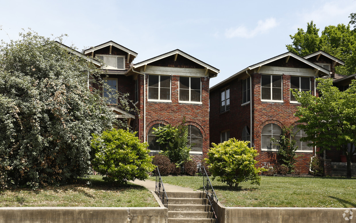 Foto del edificio - Clinch Ave Apartments