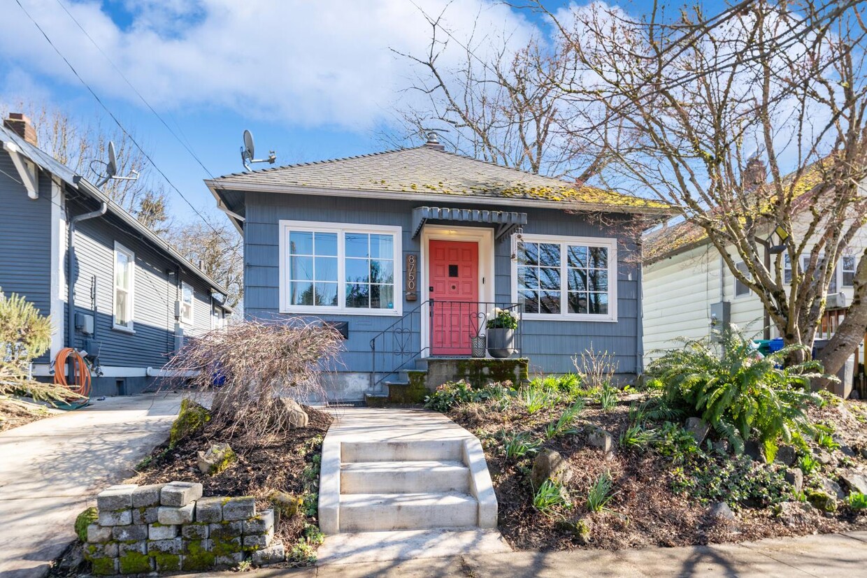 Foto principal - 8750 N Peninsular Ave