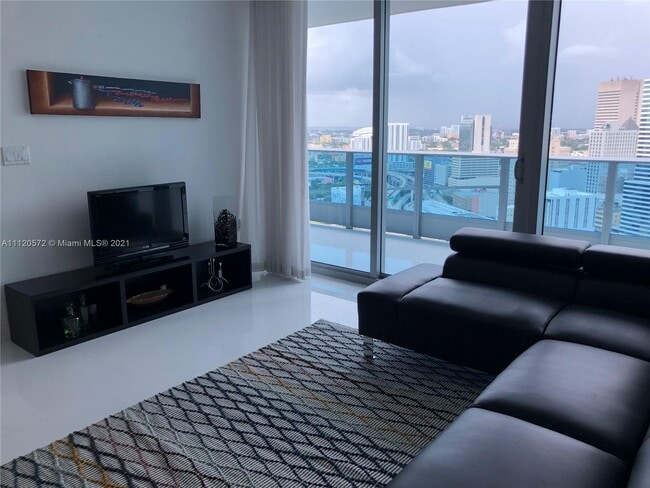 Building Photo - 200 S Biscayne Blvd