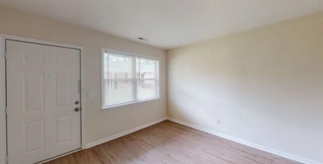 Foto del edificio - 548 Orangeburg Rd