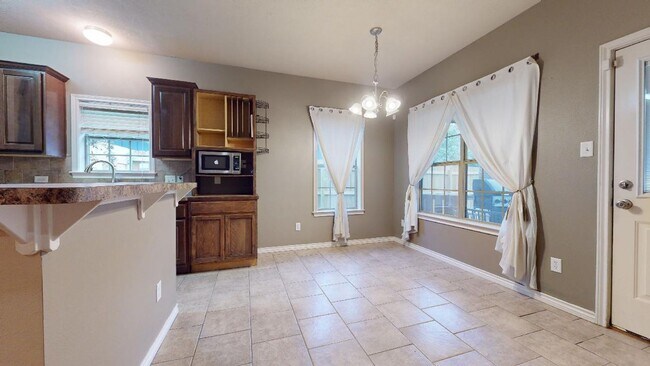Foto del edificio - 1593 Woodbine Ct