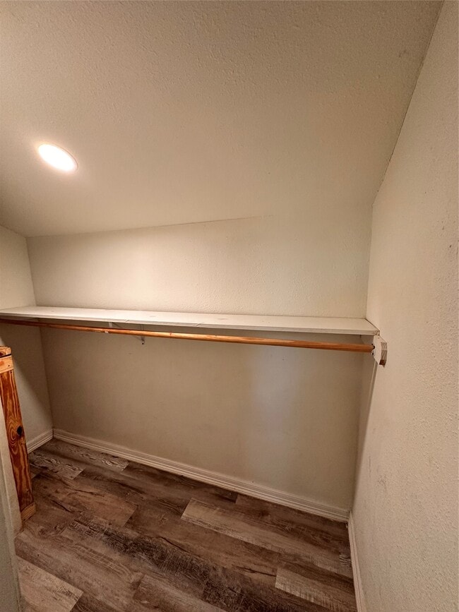 Building Photo - 2716 Hill Ave