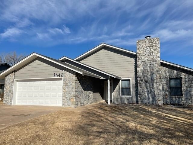 Foto principal - 3642 Lakeshore Dr