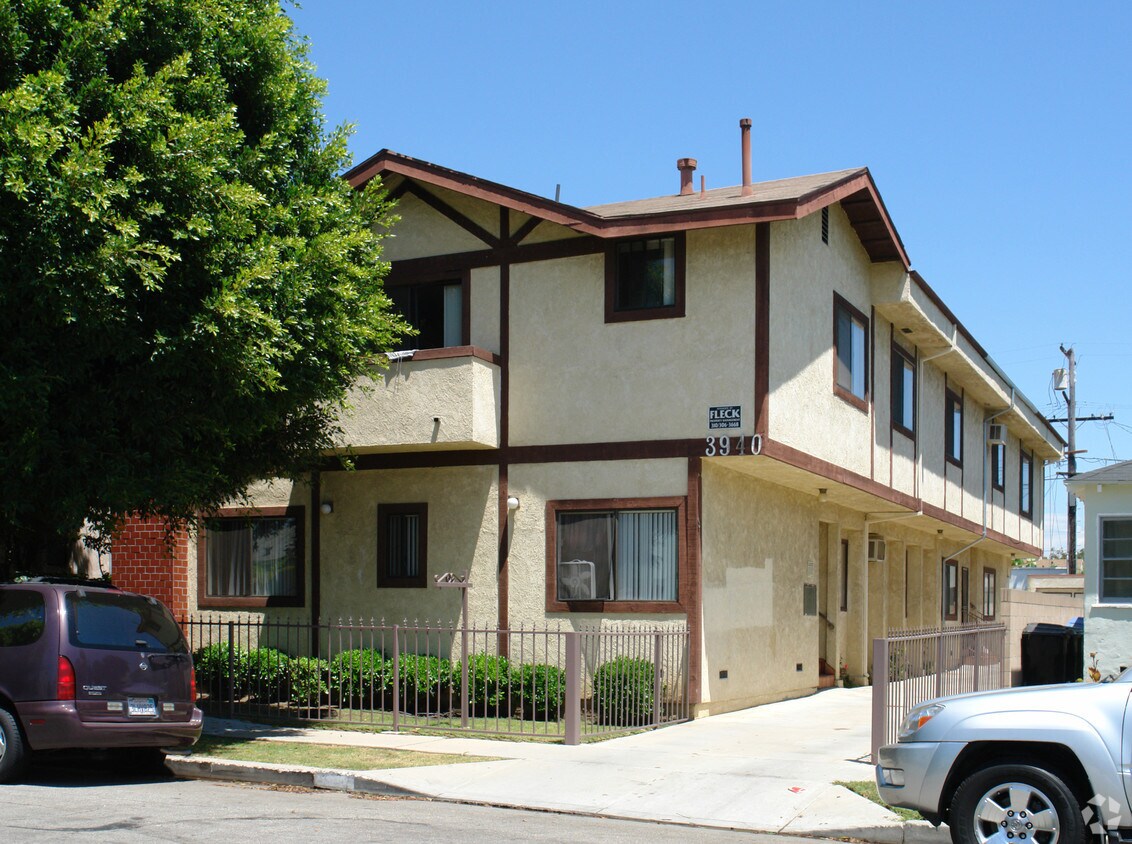 Primary Photo - 3940 Tilden Ave