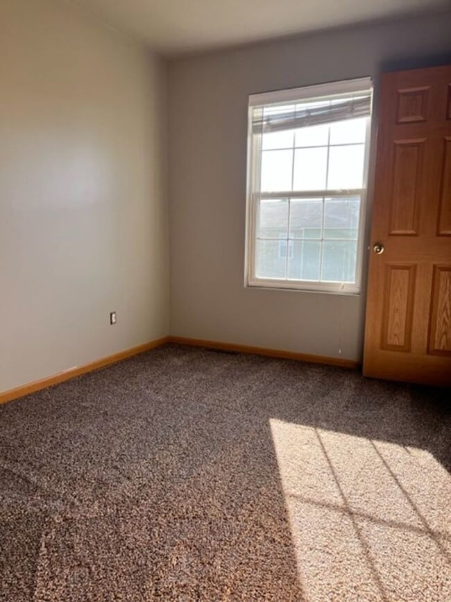 Building Photo - 1715 Dainesway Dr