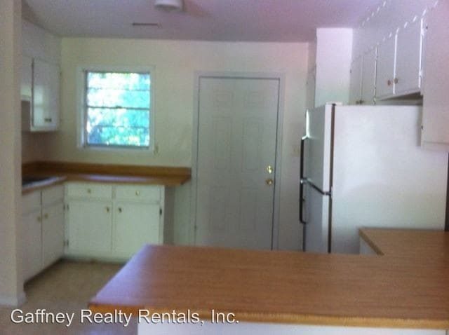 Building Photo - 206 S Charleston St