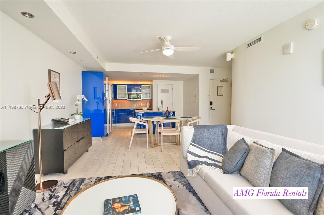 Foto principal - 3101 Bayshore Dr