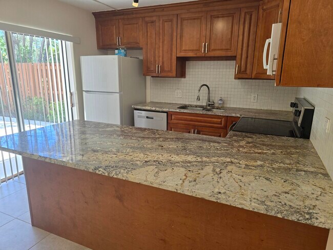 Foto del edificio - 2952 SW 22nd Cir