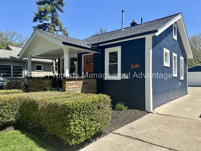 Foto del edificio - Beautifully Updated 2-Bedroom Home w/ 2-Ca...