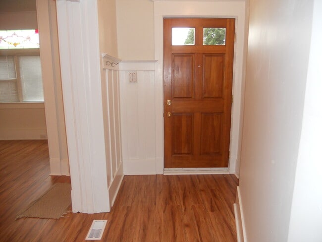 Photo du bâtiment - 545 49th Av E