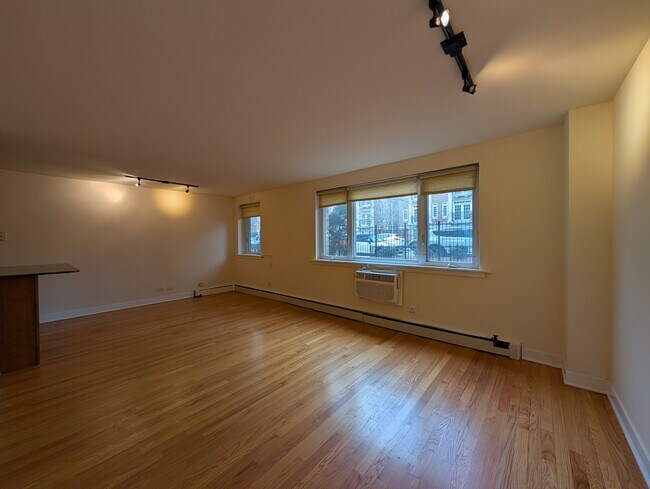 Foto del edificio - 630 W Wrightwood Ave