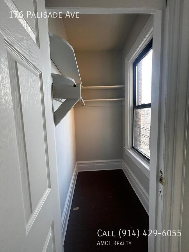 Foto del edificio - 176 Palisade Ave