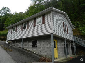 Building Photo - 124 Melvina Dr