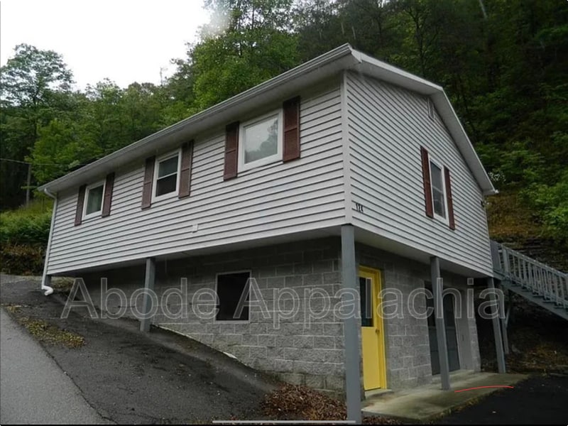 Primary Photo - 124 Melvina Dr