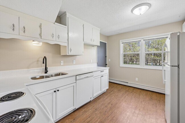 Foto del edificio - 17256 Kenyon St NE