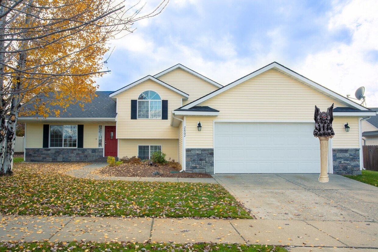 Foto principal - 2862 W Broadmoore Dr