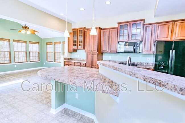 Building Photo - 380 Amberleaf Way