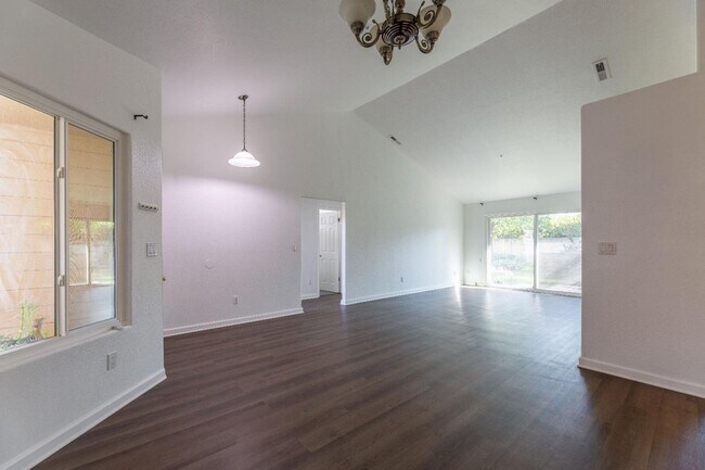 Building Photo - 17799 Riverbend Rd