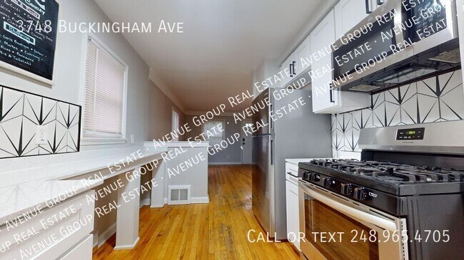 Foto del edificio - 3748 Buckingham Ave