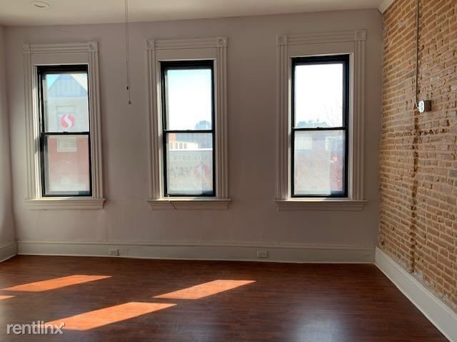 Building Photo - 2414 N Charles St