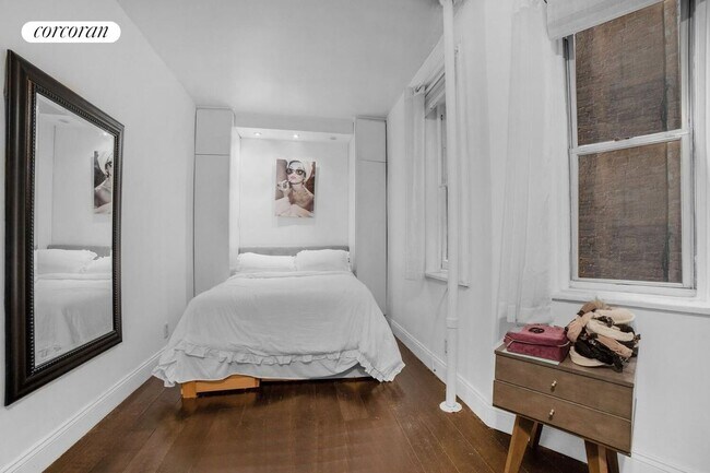Foto del edificio - 317 E 73rd St
