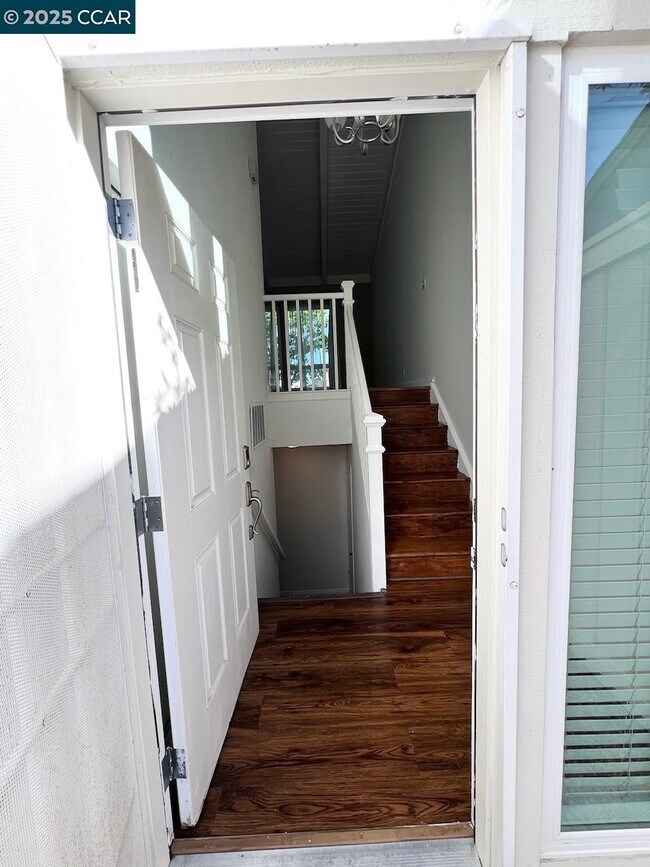 Foto del edificio - 438 Ridgeview Dr