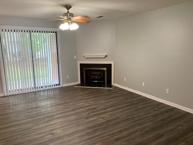 Building Photo - "Charming 2-Bed Condo Oasis with Fireplace...